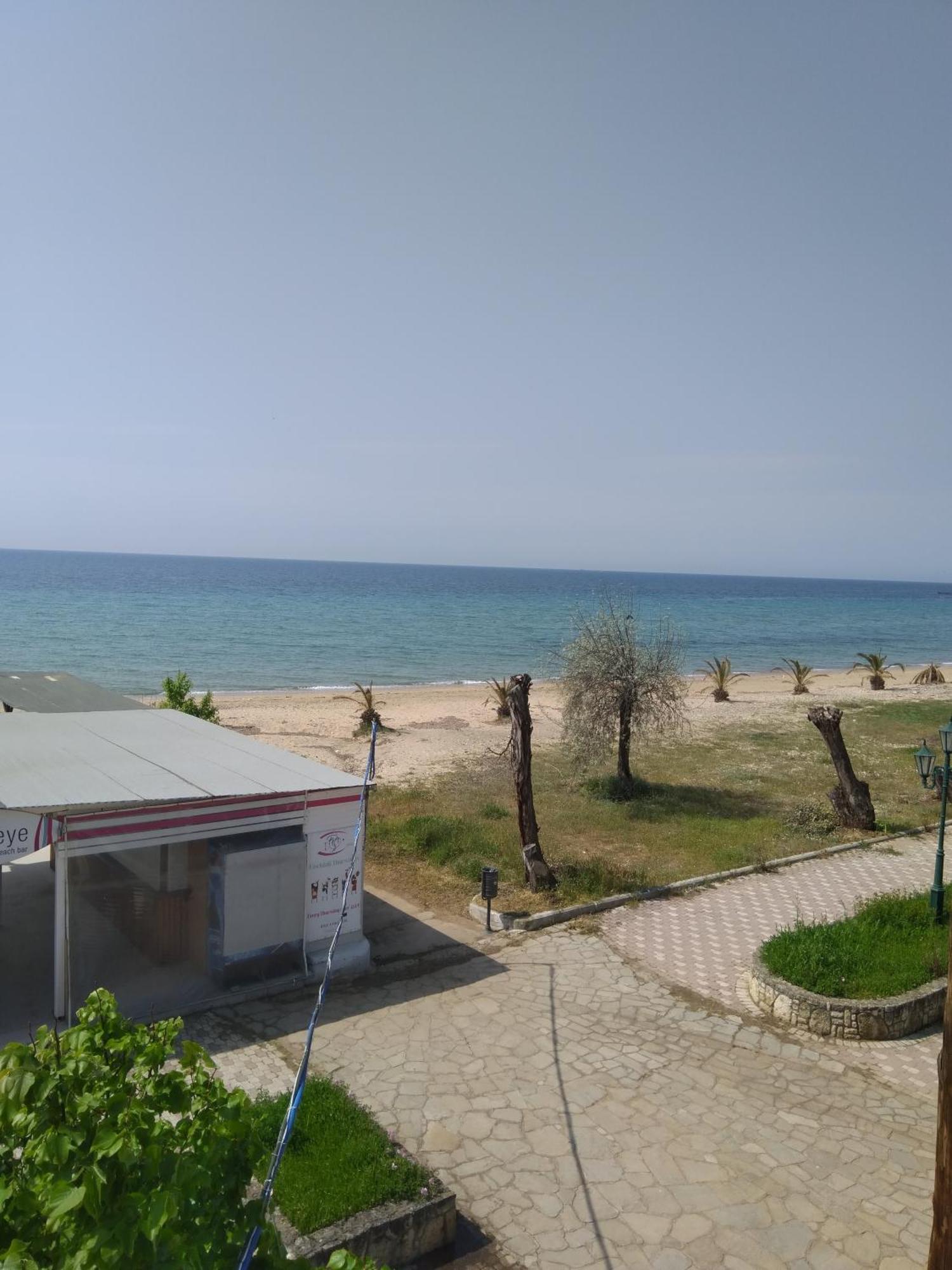 Seaside Studios Paralia Dionisiou Habitación foto