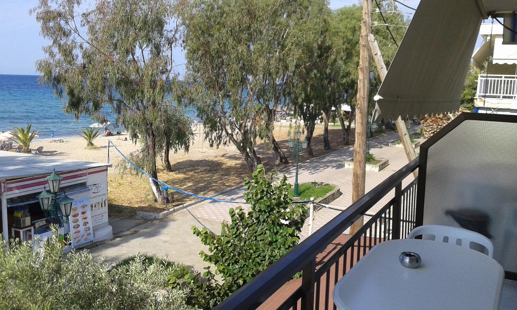 Seaside Studios Paralia Dionisiou Exterior foto